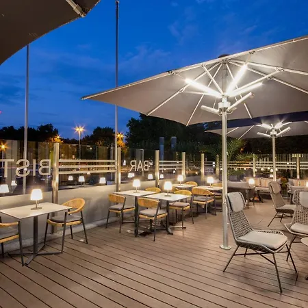 Western Hotel Kolonia