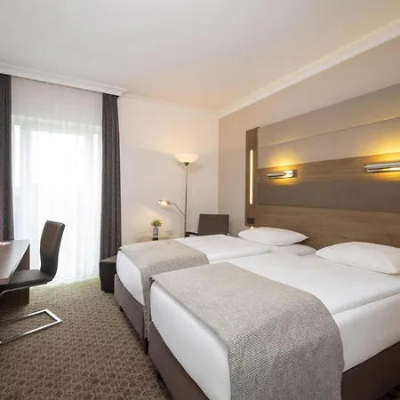 Western Hotel 4*