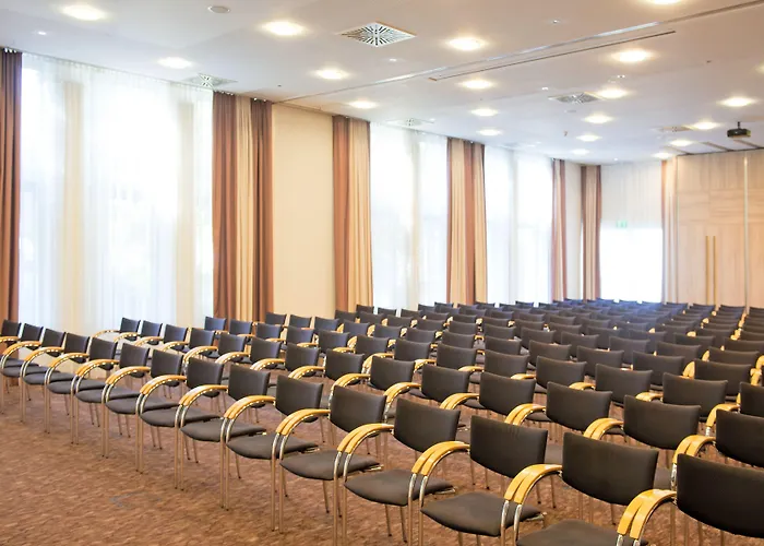 科隆市西雷迪森公园酒店 4*