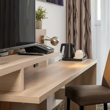 パーク バイ ラディソン シティ ウエスト ホテル 4*